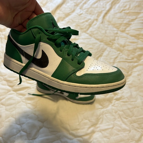 NIKE AIR JORDAN 1 LOWS - PINE GREEN - Picture 4 of 7